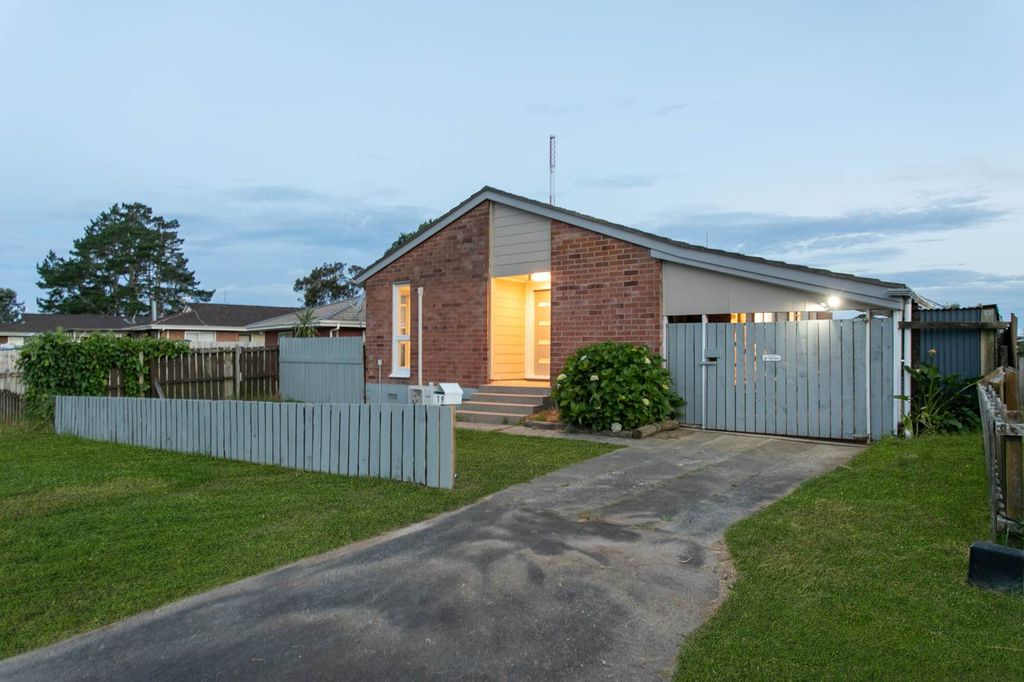 Property value 19 Kopi Place, Massey realestate.co.nz