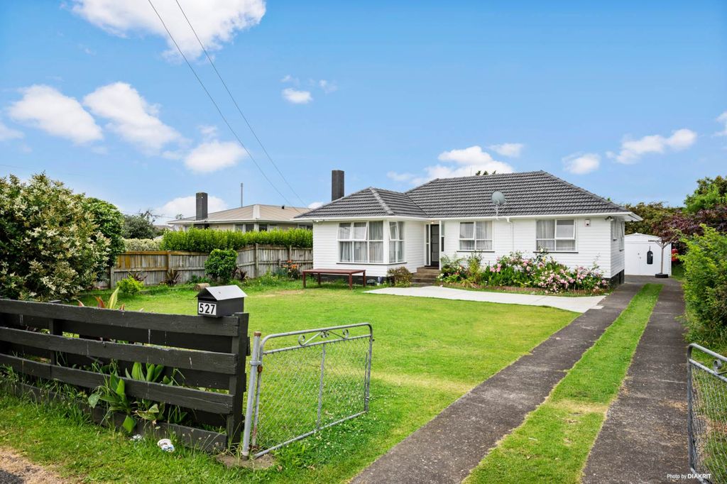 Property value 527 Massey Road, Mangere realestate.co.nz