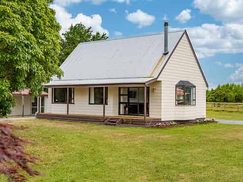 148 Akura Road, Matahiwi