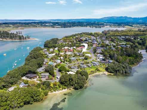 3 Giles Way, Tanners Point