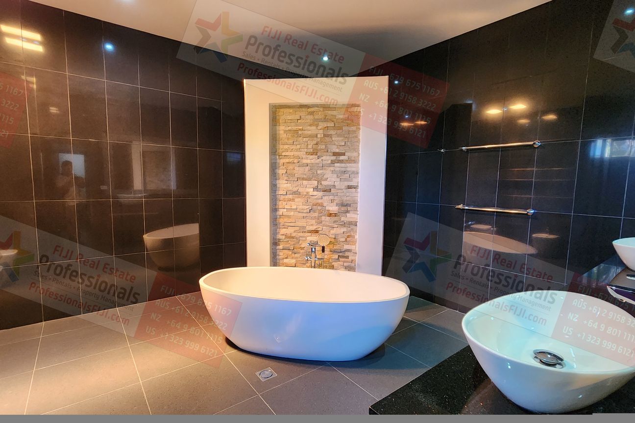 Waterfront Living - PRESTIGIOUS NAISOSO ISLAND - Fler