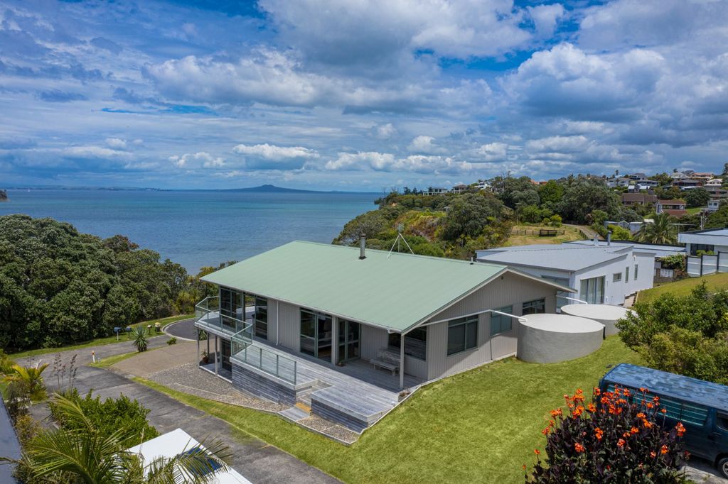 Property value 84 Shakespear Road, Army Bay realestate.co.nz