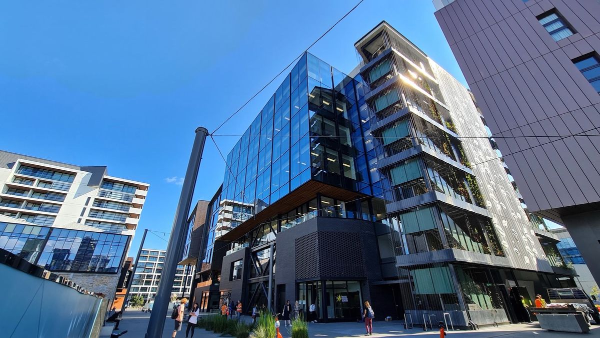 Savills - Your Place in the Innovation Precinct - Mehr