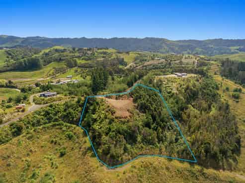 220E Withy Road, Manawahe
