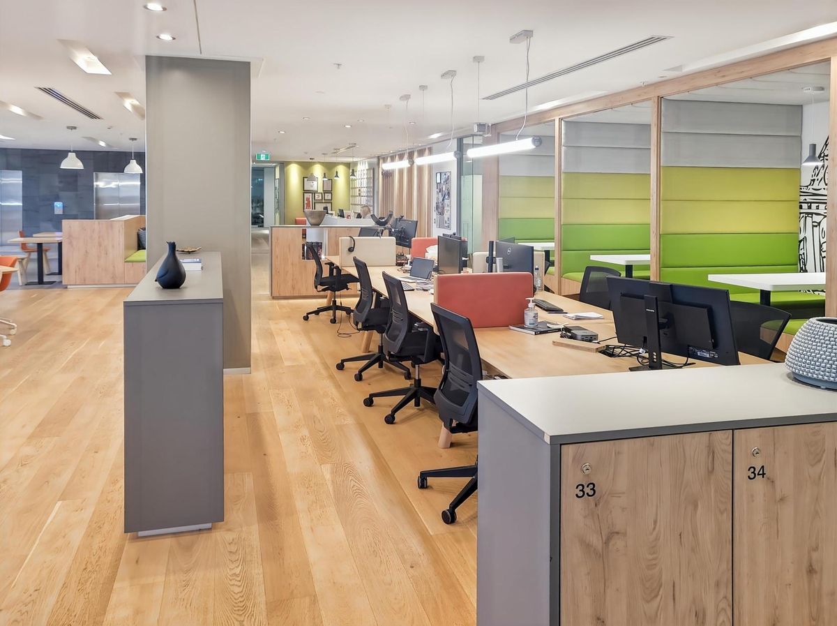 Find a dedicated desk in Regus Awly Building
