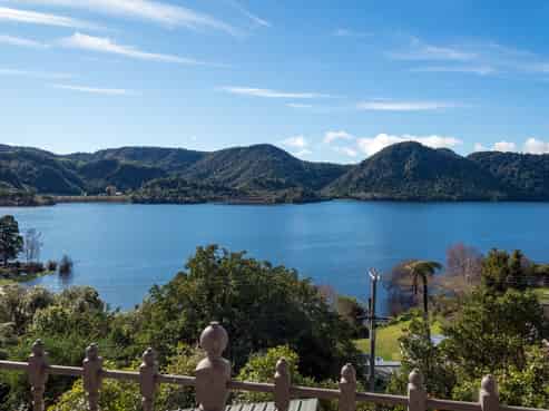 62 Okareka Loop Road, Lake Okareka