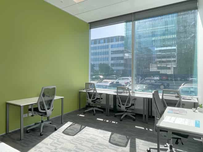 Work your way in Regus 155 Fanshawe Street