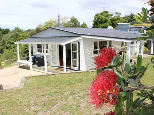 211 Patons Rock Road, Patons Rock