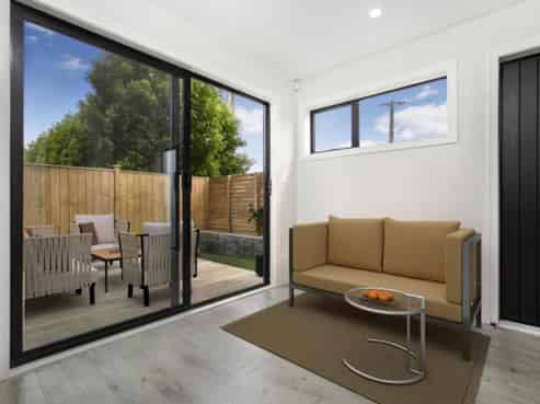 1/8 Knight Avenue, Mount Albert