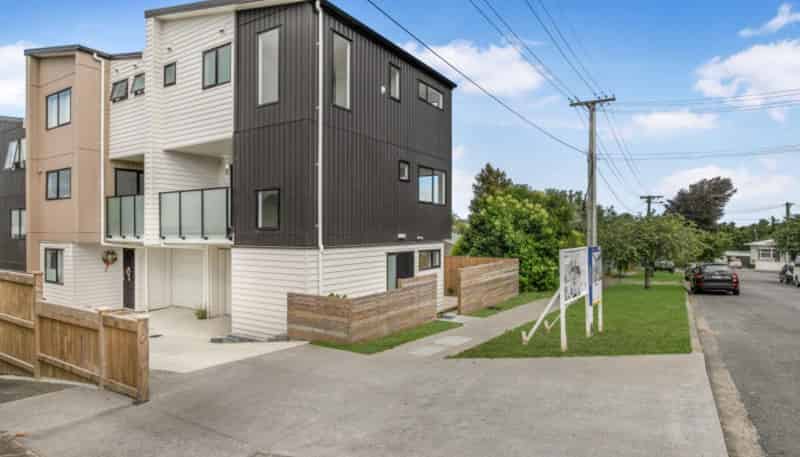 1/8 Knight Avenue, Mount Albert