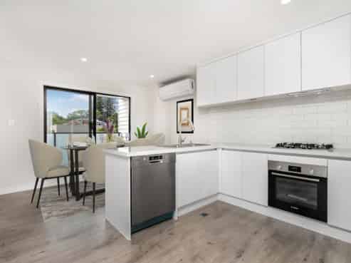 1/8 Knight Avenue, Mount Albert