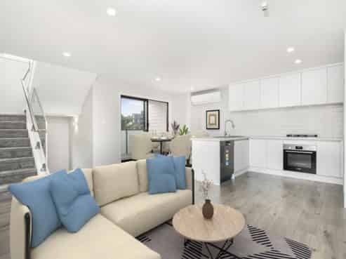 1/8 Knight Avenue, Mount Albert