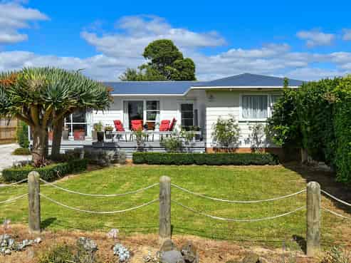 1187 East Coast Road, Whakatiwai