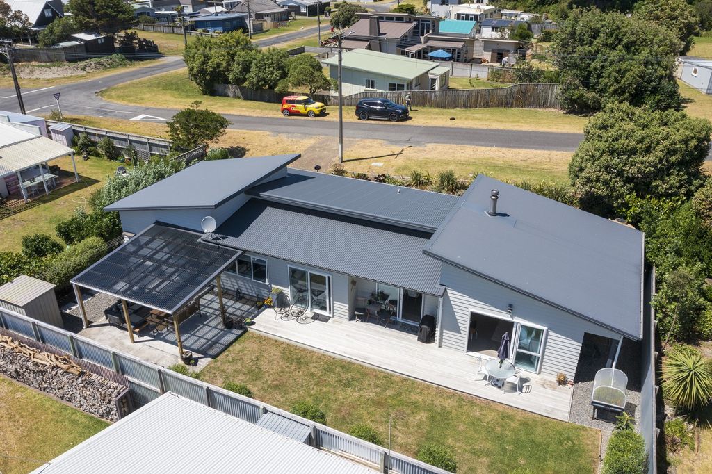 Property value 5 Mack Street, Foxton Beach realestate.co.nz