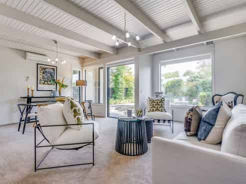 2/52 Aikmans Road, Merivale