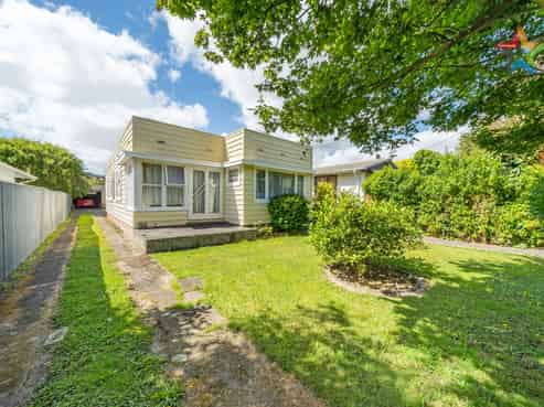 20 Golf Road, Manor Park