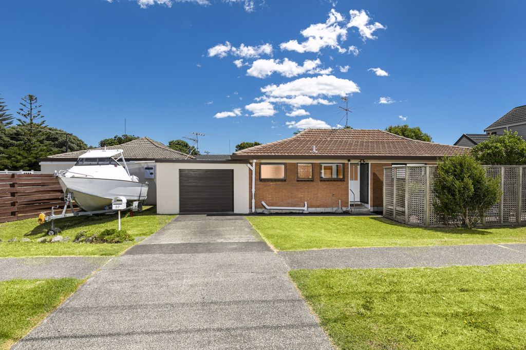 Property value 37 Pine Road, Orewa realestate.co.nz