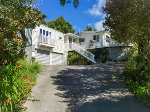 16 Henry Street, Careys Bay