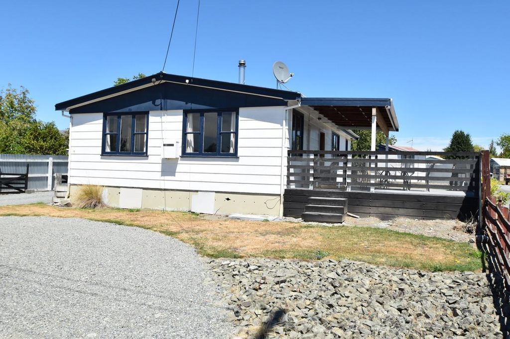 Property value 15 Hunter Crescent, Twizel realestate.co.nz