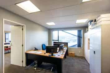 Spacious Offices with Carparks