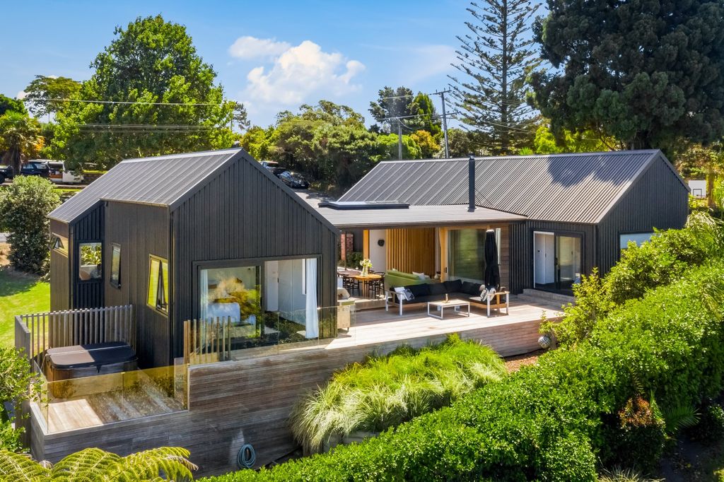 Property value 3 Kent Street, Riverhead realestate.co.nz