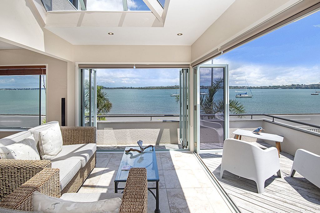 Property value 2/54 The Parade, Bucklands Beach realestate.co.nz