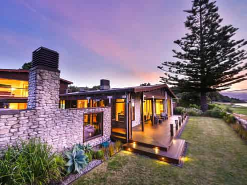 14 Peninsula Road, Tata Beach