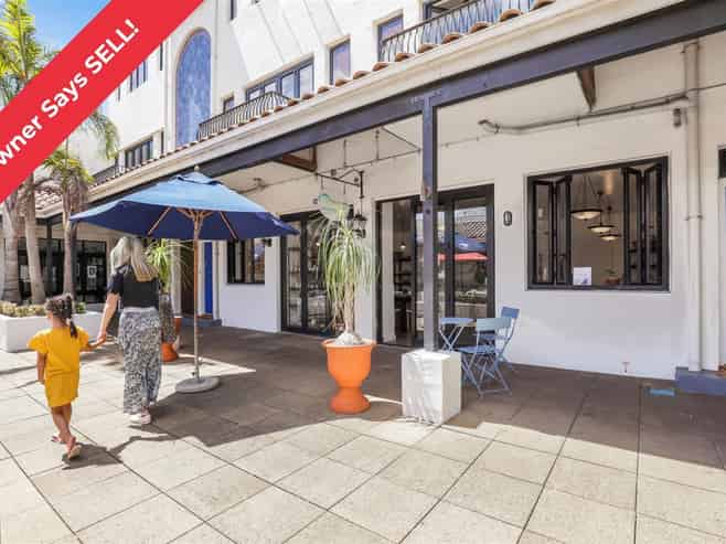 Vacant & Owner Says LEASE or SELL!