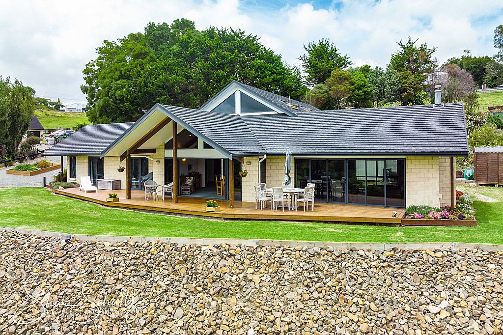 Property value 87 Hurndall Street East, Maungaturoto realestate.co.nz