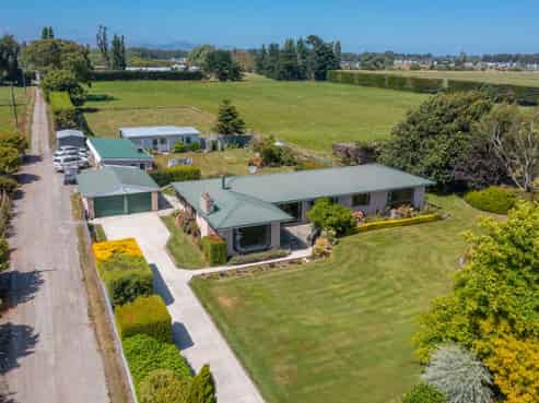 383 Coutts Island Road, Coutts Island