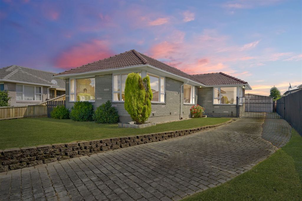 Property value 11 Glenora Place, Hornby realestate.co.nz