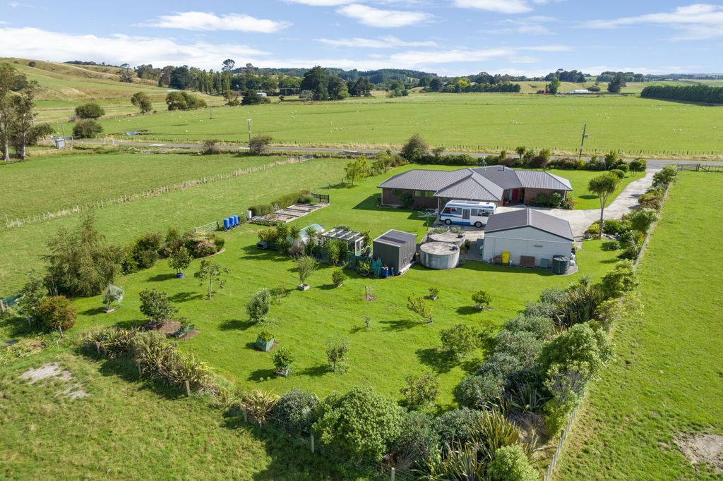 Property value 40 Bell Road West, realestate.co.nz