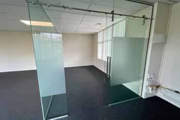 OFFICE WITH VIEWS IN SILVERDALE INDUSTRIAL ZONE