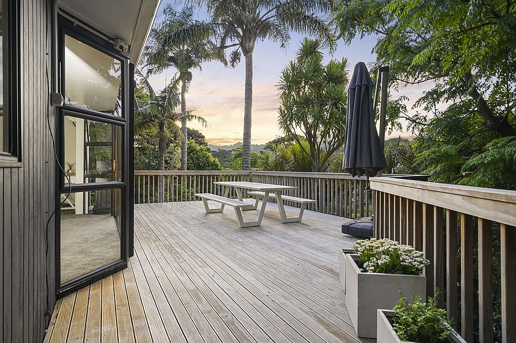 Property value 168 Huia Road, Titirangi realestate.co.nz