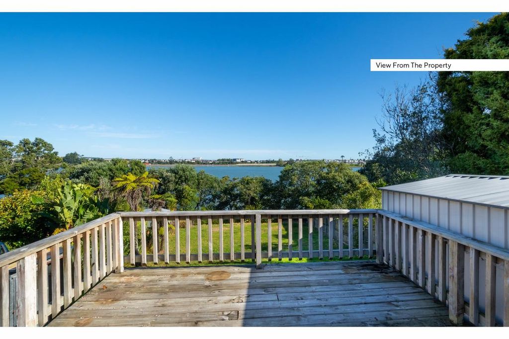 Property value 51 Ferry Parade, Herald Island realestate.co.nz