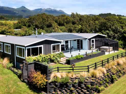 401 Korito Road, Korito