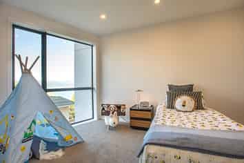 7 Spitfire Place, Newlands