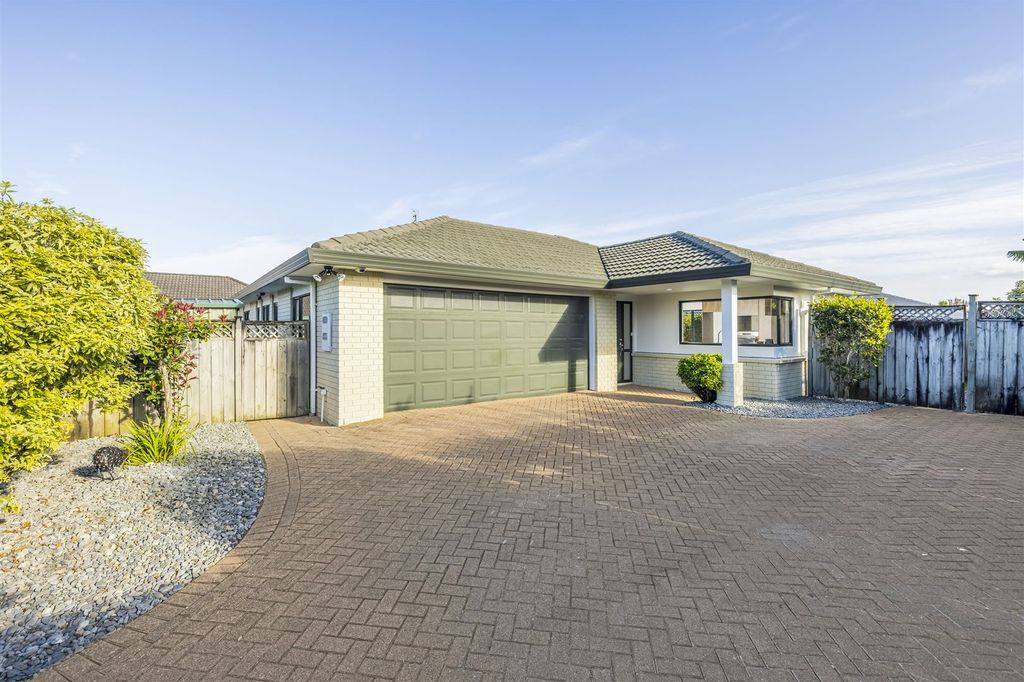 Property value 12 Attymon Lane, East Tamaki realestate.co.nz