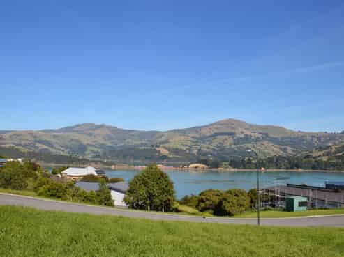 6 Totara Drive, Duvauchelle