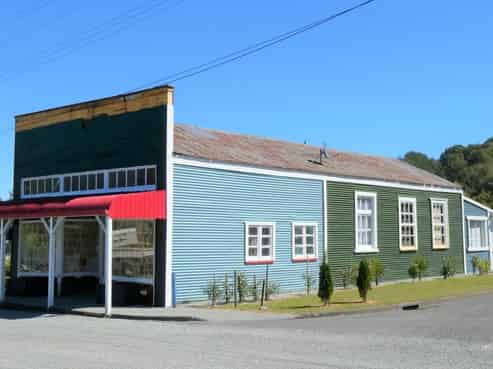 739 Taylorville Road, Taylorville