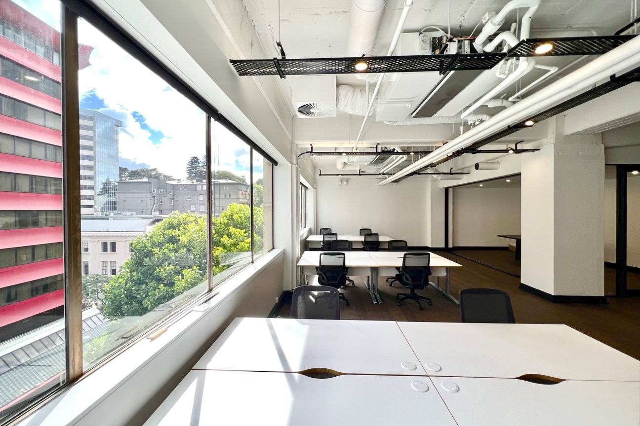Freshly refurbished space on Queen - Aanzicht 4