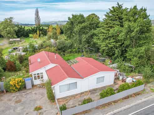 705 Domett Road, Domett