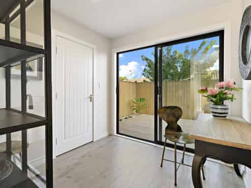 5/8 Knight Avenue, Mount Albert