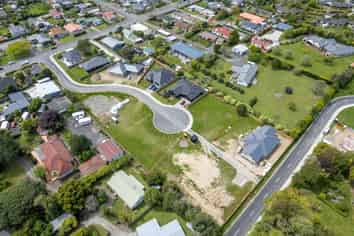 4 and 8 Te Puke Te Ao Way, Otaki