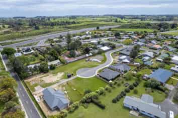 4 and 8 Te Puke Te Ao Way, Otaki