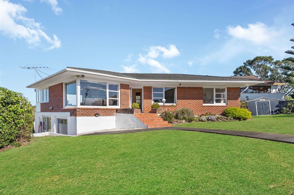 Property value 110 Carlisle Road, Browns Bay realestate.co.nz