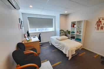 READY TO MOVE IN CONSULTING ROOMS