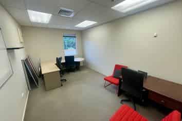 MODERN FIRST FLOOR OFFICES