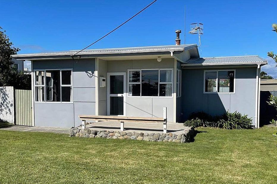 Property value 4 Dawick Street, Foxton Beach realestate.co.nz