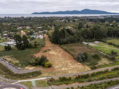 16 Leinster Ave and 153 Poplar Ave, Raumati South